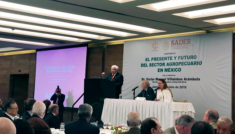 Oporpa presente en el Foro: El presente y futuro del sector agropecuario en México